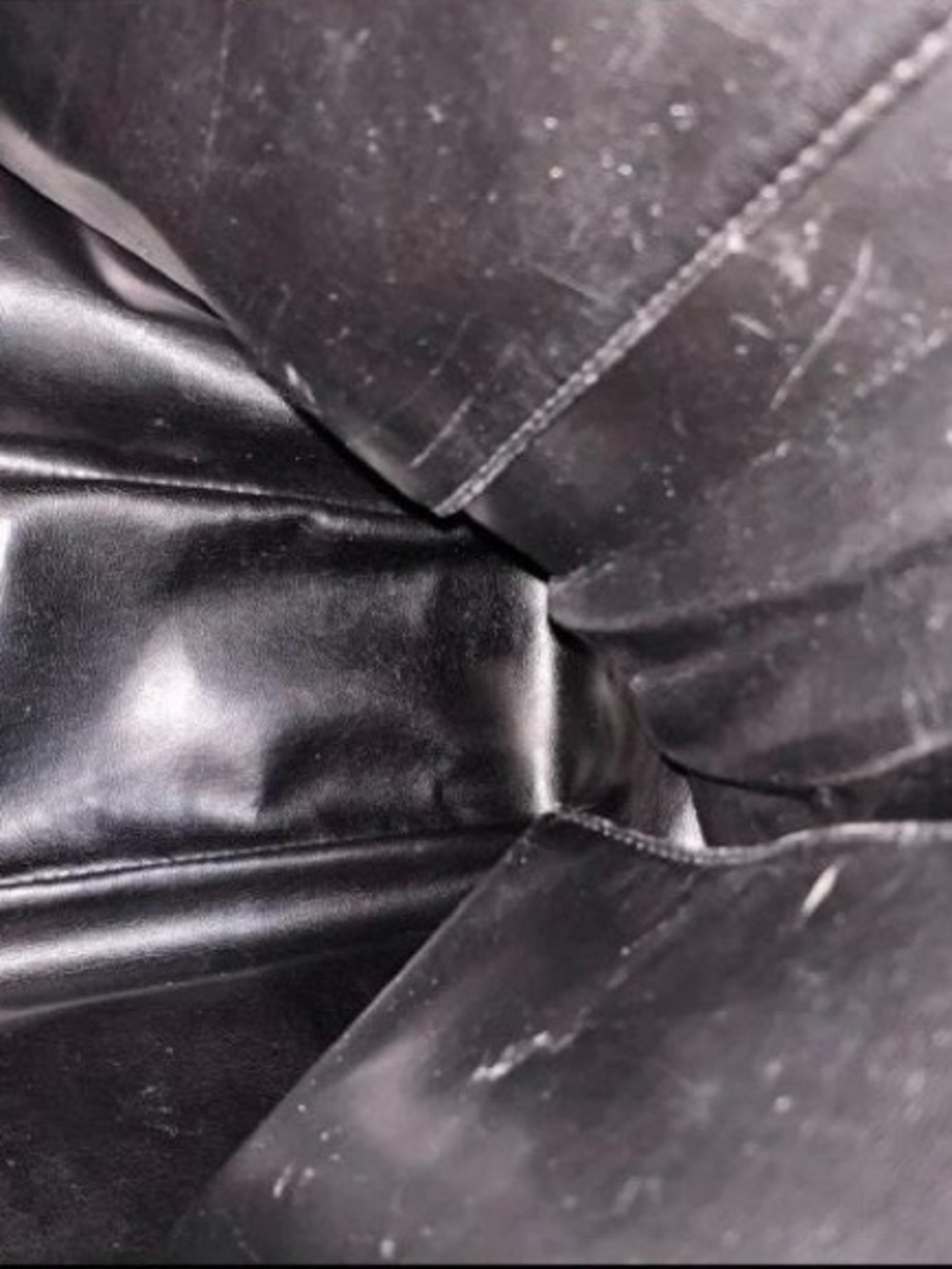 CHANEL Black Leather CC-Embossed Shoulder Bag with Gold Chain Straps - Picture 14 of 16